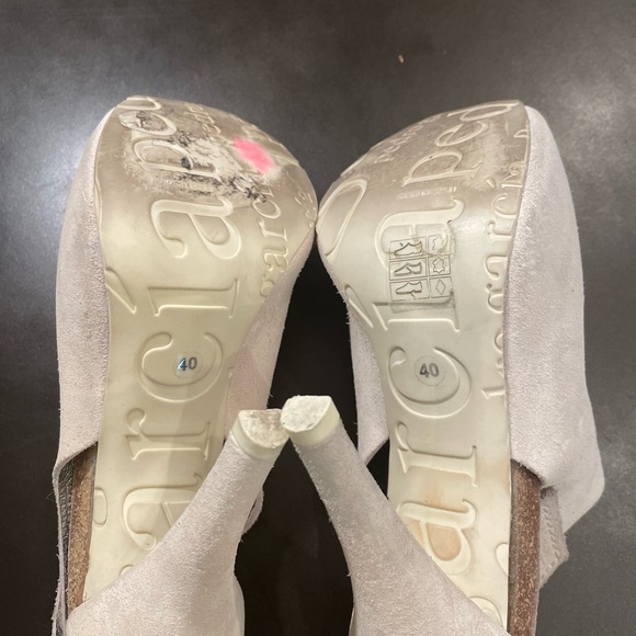 Pedro Garcia Open Toe off-white Suede Platform Sandals. Size 40 (10 US). - Picture 7 of 8